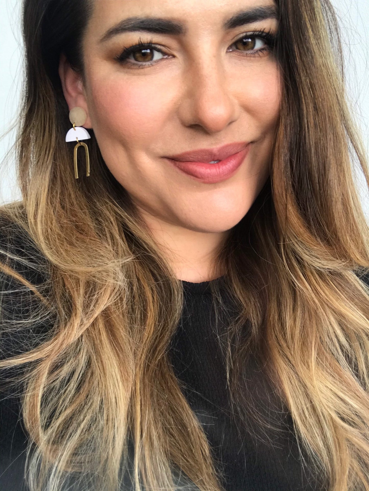 MOLLY - White & Transparent Marbled Earrings