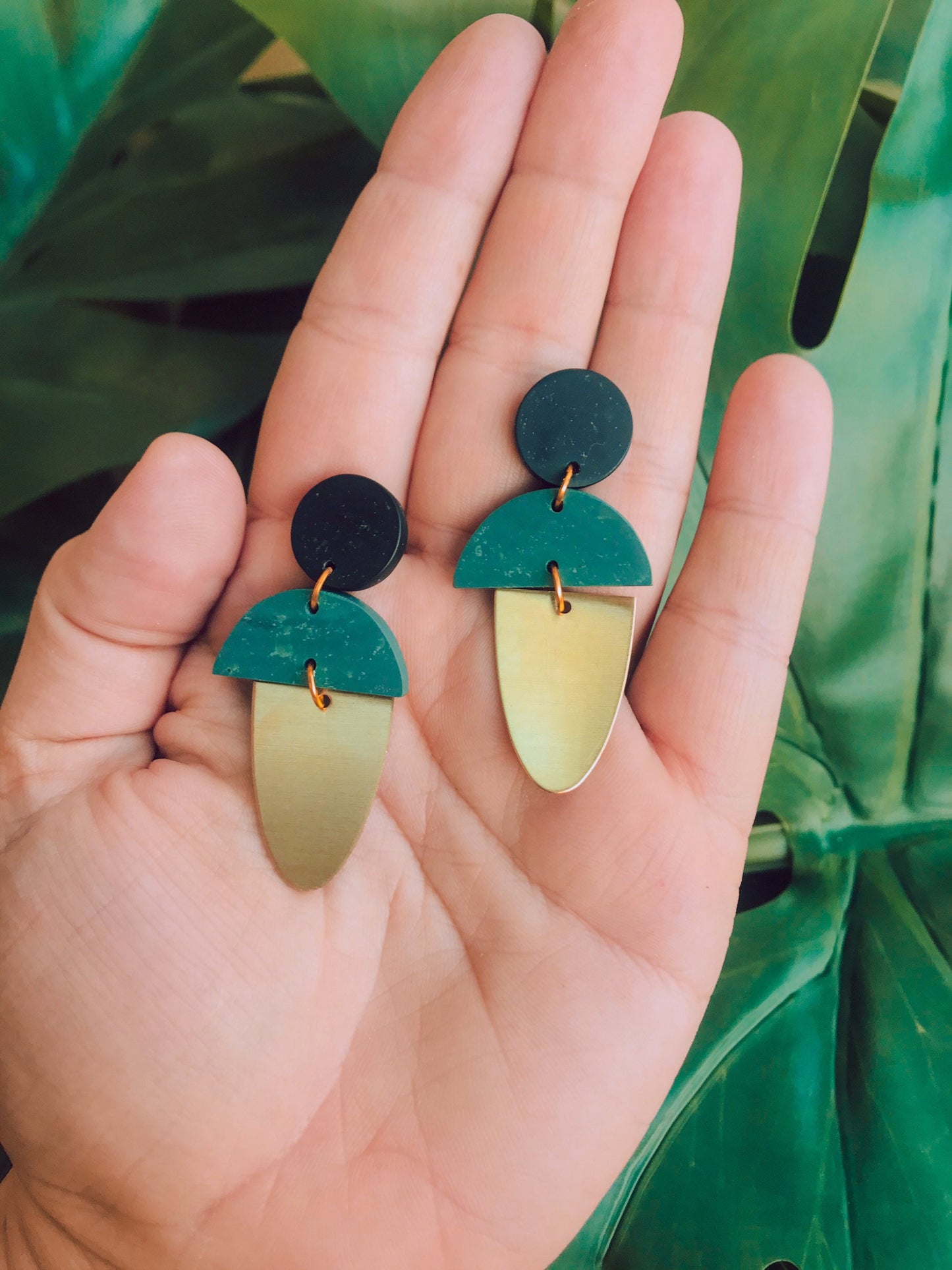 LEXI Black & Green marbled earrings // emerald green Gold polymer clay dangle earrings.